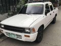 Toyota Hilux Pick-up 4x2 2001 White For Sale -3