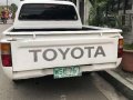 Toyota Hilux Pick-up 4x2 2001 White For Sale -2