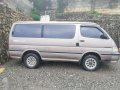 TOYOTA Hiace super custom van matik 1990-11