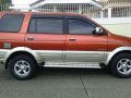 Isuzu Crosswind 2002 XUV Manual-1