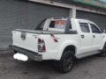 Toyota hilux 2013 diesel manual 4x2 for sale-2