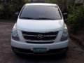 Hyundai Grand Starex Gold 2009 vgt top of the line-0
