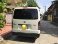 2006 Toyota Hiace 2.4 Commuter Manual White-6