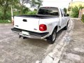 FOR SALE: Ford F150 Lariat Top of d line 2000-5