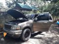 For sale only Ford Expedition XLT 4X2 V8 AT year 2002-3