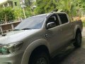 Toyota Hilux G 4x4 MT 2011model FOR SALE-3
