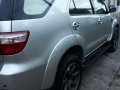 SELLING TOYOTA Fortuner automatic diesel 4x2-1