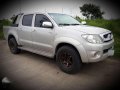 Toyota Hilux G 2010 model FOR SALE-5