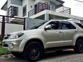 Toyota Fortuner 2006 model Automatic 2.5 Diesel 4x2-7
