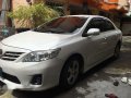 2013 Toyota Corolla Altis variant V Top of the line Pearl White-0