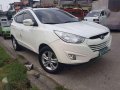 HYUNDAI Tucson 2011 mdl top of d line-0