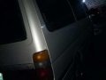 Toyota Hiace manual transmision 2003 model-8