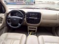 2005 Ford Escape XLT ( top of the line )-8