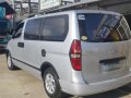 SELLING HYUNDAI Grand Starex 2010 mt-6