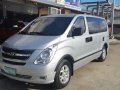 SELLING HYUNDAI Grand Starex 2010 mt-1