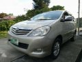 2010 Toyota Innova G  top of the line-2