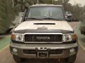 Toyota Land Cruiser 76 v8 lx 10 special-2
