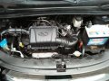 Hyundai i 10 2013 automatic top of the line no issues-5