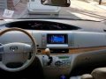 2009 Toyota Previa pearl white automatic-1