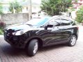 Almost brand new Hyundai Tucson Gasoline 2012-3