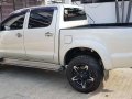 TOYOTA Hilux 2006 4x4 Manual FOR SALE-3