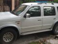 Almost brand new Ford Everest Diesel 2004-1
