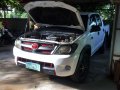 Toyota Hilux 2005 Diesel Manual White-6