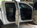 Toyota Hilux 2005 Diesel Manual White-2