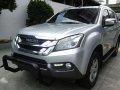 2016 ISUZU MUX 3.0 4x2 Dsl vs Fortuner Explorer Montero Everest-10