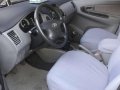 2009 TOYOTA Innova E diesel manual-7