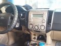 2010 White Ford Everest! MANUAL TRANSMISSION-3