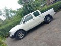 Nissan Frontier 4x2 manual diesel 2000 for sale -5