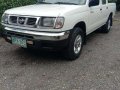 Nissan Frontier 4x2 manual diesel 2000 for sale -0