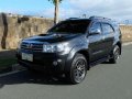 2011 Toyota Fortuner V Php878,000 Accepts Trade in-0