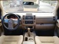 2010 Nissan Navara LE 2.5 Diesel 6-speed-1