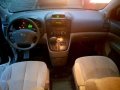 2010 KIA CARNIVAL LX - local . AT . CRDi diesel engine . super cool AC for sale-3