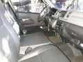 Toyota Hi-ace commuter 2013model manual transmission-3