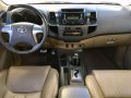 Toyota Fortuner V 2012 for sale -6