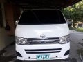 Toyota Hi-ace commuter 2013model manual transmission-0