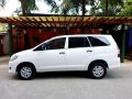 2013 Toyota Innova E Diesel White Automatic transmission-0