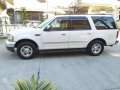 2002 Ford Expedition XLT. Original paint shiny white-6