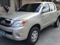 2011 model Toyota Hilux pickup 4x2 Manual transmission-2