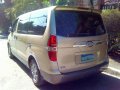 For sale HYUNDAI Starex Vgt 2010 gold diesel manual-8