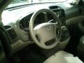 Kia Carnival 2010 for sale-8