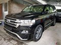 New 2019 Toyota Land Cruiser VX Premium LC200 Standard-8