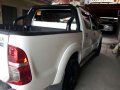 Toyota Hilux 4x2 2015 model for sale-5