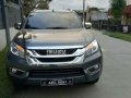 Isuzu Mux LS-A 4x2 3.0 diesel manual 2016 push start-0