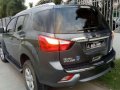 Isuzu Mux LS-A 4x2 3.0 diesel manual 2016 push start-6