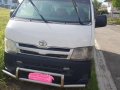 Toyota HIACE commutter van 2013 MT Good running condition-0