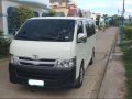 Toyota HIACE Commuter 2014 diesel Almost Brand new-10